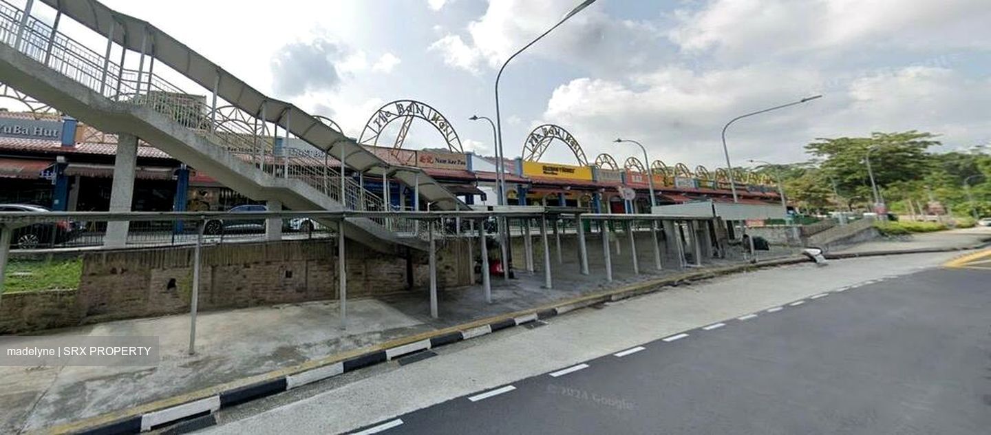THE RAIL MALL (D23), Retail #639397191